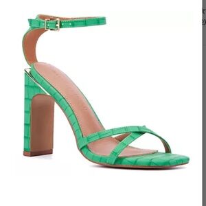 Gabrielle Union Women's Criss Cross Sandals